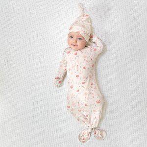 Baby knotted gown and hat set