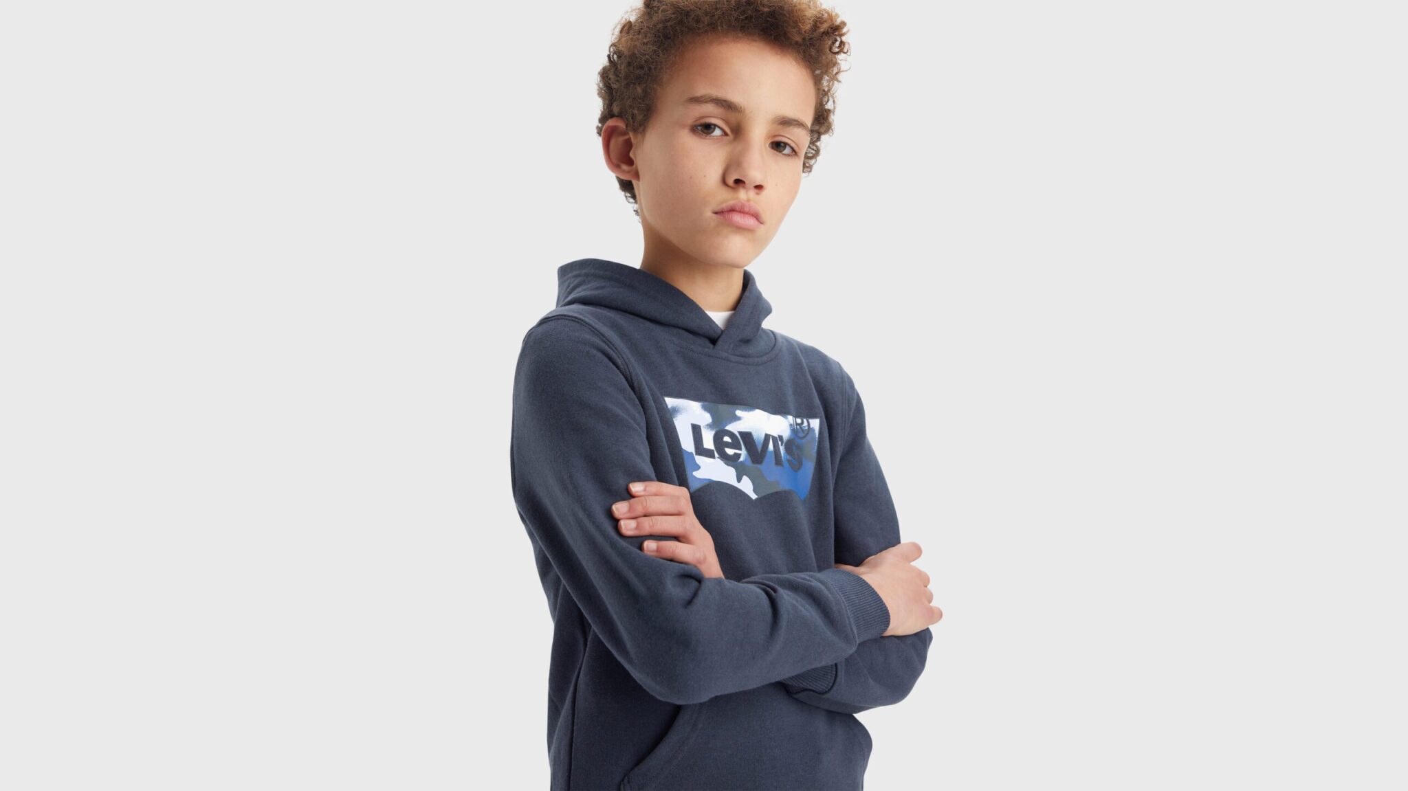 Levi's kids navy hoodie on model