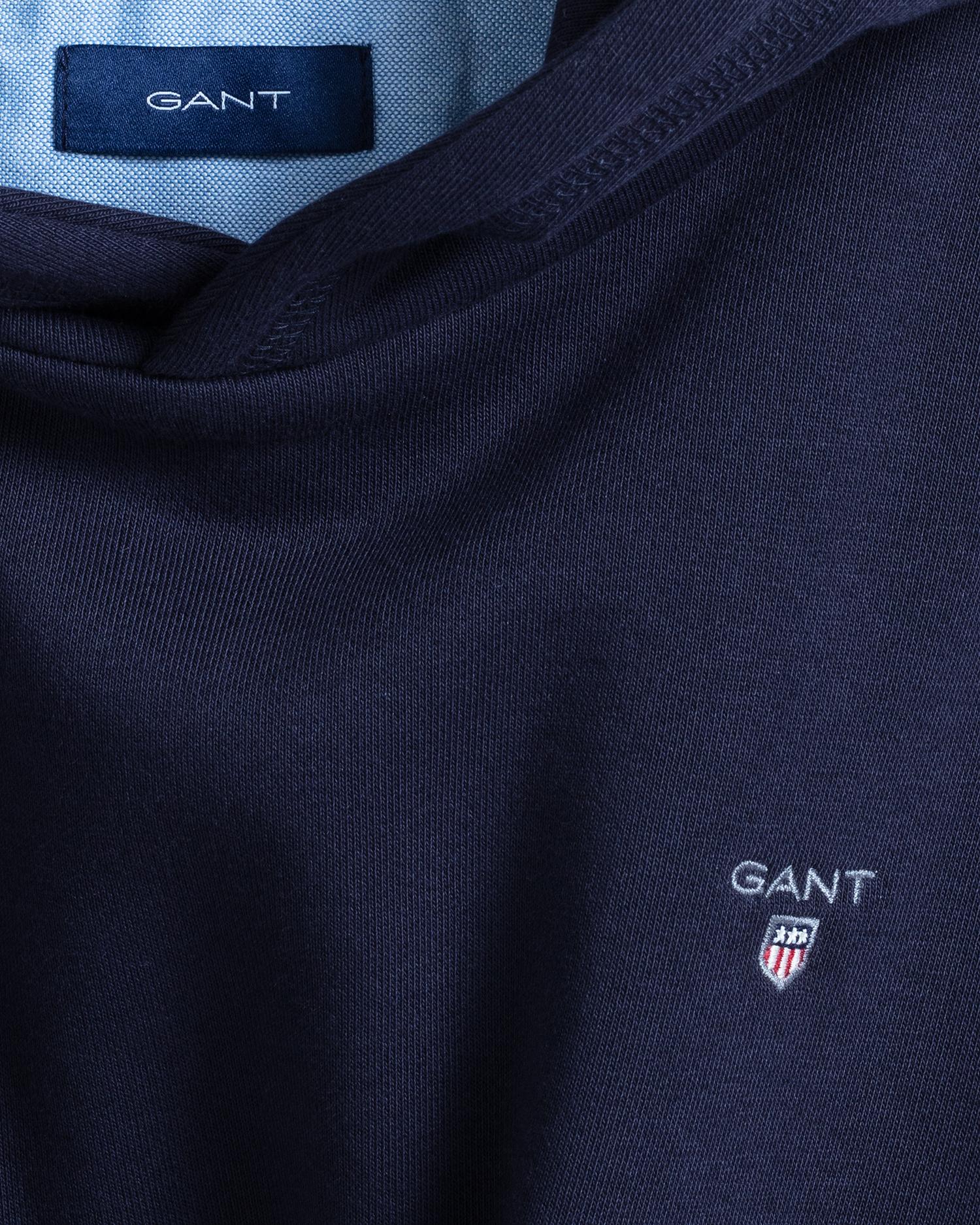 Gant navy boys jumper close up of logo